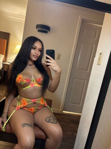 Cali Girl  (23) — Kansas City Female Escort - 1