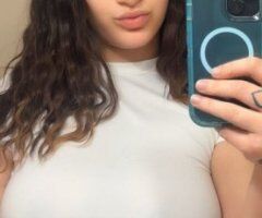 Evansville, Indiana 3-girl GFE Overnights - Image 2