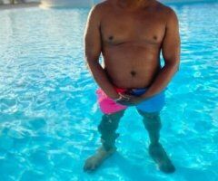Strong black man looking to please women and couples. - Image 4