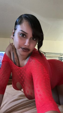 Sweet Petite Queen Look — In/Outcall (2 Girls), Fetish & Toy Play - 1