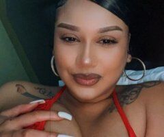 Sweet Petite Queen Look — In/Outcall (2 Girls), Fetish & Toy Play - Image 4