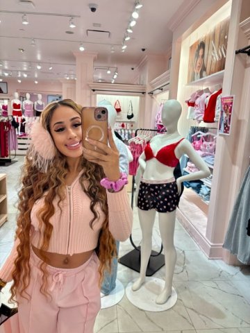 Yazmin (22) — Dominican/Cuban Closet Freak — Dallas Escort - 1