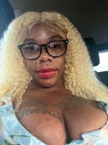 Memphis Female Escort — Deepthroat Champion (English/Spanish) - 1