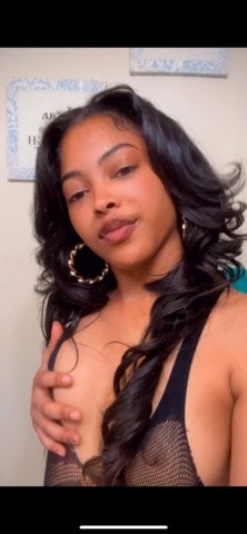 Amber (23) Petite Scorpio — Outcalls Only Video Chat - 1