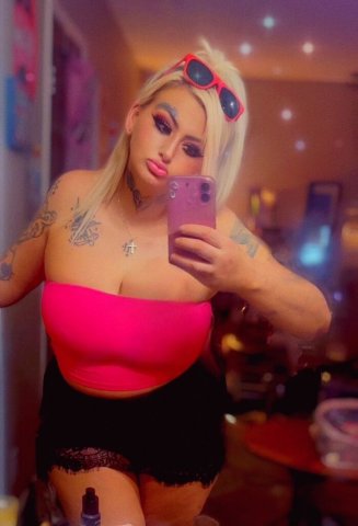 Sacramento Curvy Platinum Blonde Female Escort — Incall, Outcall & Car Dates - 1