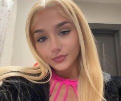 Chicago escorts - Chicago Female Escort — Premium splash pad open + face time