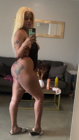 Petite Clinic-Style Female Escort — Discreet, Safe Sessions - 1