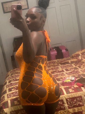 San Fernando Valley 22 Escort — 2-girl special & Facetime - 1