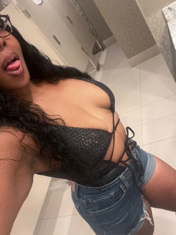 Richmond, VA Female Escort for One-on-One Dates - 1