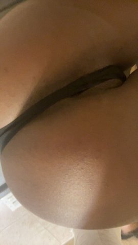 Dubuque, IA Female Escort — Massage & Fetish Friendly - 1
