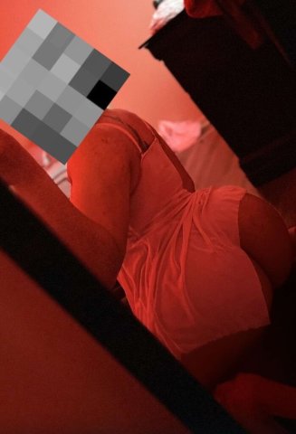 Raleigh-Durham Professional No Bare Rules Female Escort - 1
