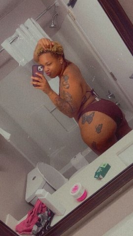Flint Michigan Female Escort — 25-Year-Old Companion - 1