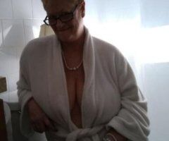 Fort Lauderdale FL Mature Cougar Escort — Outcall in car & mature companionship - Image 8