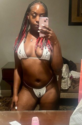 Chocolate Mami — Outcalls & Car Dates in the San Fernando Valley - 1