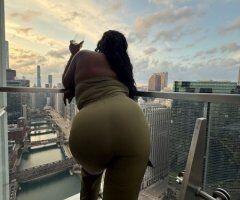 Chicago Female Escort — 6'3 Amazonian DOMME/Fetish Friendly - Image 4