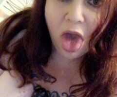 Buffalo escorts - FaceTime Shows with Kinky MILF (Huge Boobs, 38)
