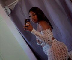Phoenix, AZ In-Call Female Escort - Image 2