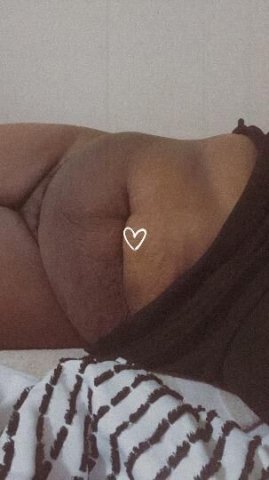 Milwaukee Outcall Female Escort (Men 35+) — Rates: HHR $150 / HR $200 - 1