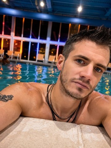 22yo twink. Available NOW! - 1