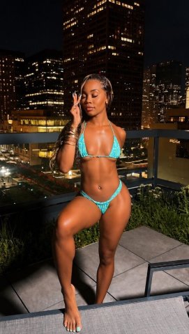 Aaliyah — All-Natural Petite Slim Escort in San Diego (Outcalls) - 1