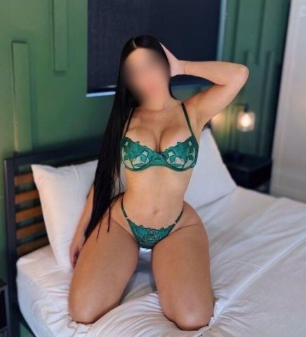 Boston MA Female Escort — Nueva en el área - 1