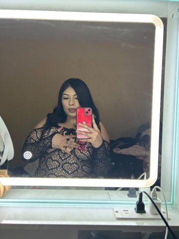 Curvy Latina Mami (21) — Everett Female Escort (In/Outcall) - 1