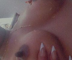 Milwaukee Incalls Only Female Escort — Discreet private sessions + video verification - Image 9