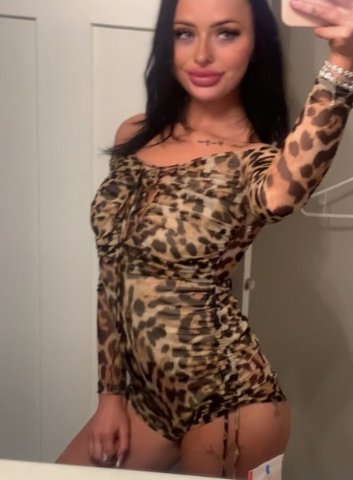 Celina — Petite Young Female Escort (Edina / Minneapolis) — Incall Only - 1