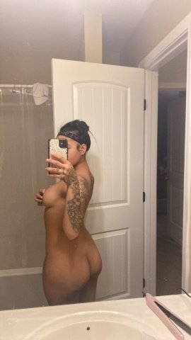 Clarksville TN Female Escort — 5'4 Curly Hair, Two Girls (24) - 1