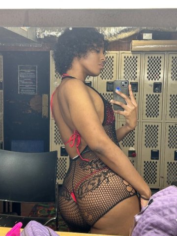 Incall Female Escort (Columbia) — 6'2” Miss Six Two - 1