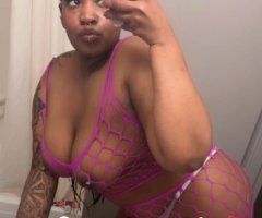 Houston escorts - Houston Outcall Female Escort — chocolate play, wet fun, creamer & squirter