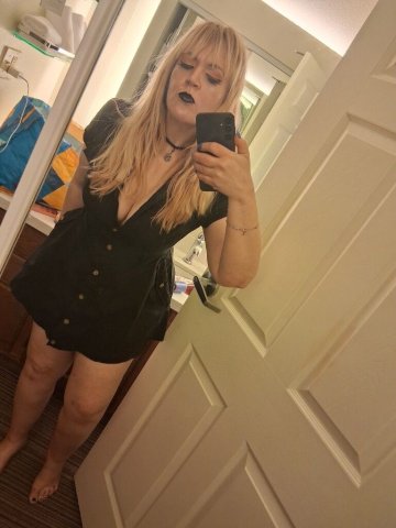 Palm Springs Late-Night Special: Green-Eyed Blonde PAWG (Get $50 Off) - 1