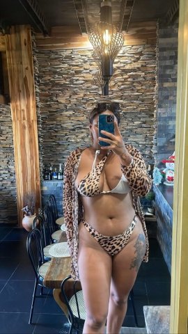 Manhattan Gentleman-Focused Escort — Outcalls, Multi-Hour & Overnight - 1