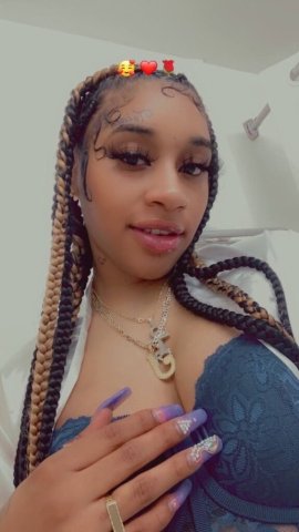 Petite Mixed Natural Escort (Staten Island) — Discreet, Cash Only - 1