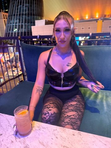 Estreya — Petite mature escort in Mobile, Alabama - 1