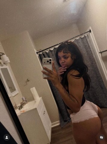 New girl in town — female escort, 18 - 1