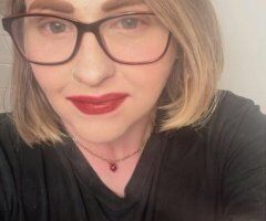 Sadie — Petite Geeky Blonde Pin-Up Escort in Louisville (Massage & Girlfriend-Style) - Image 10