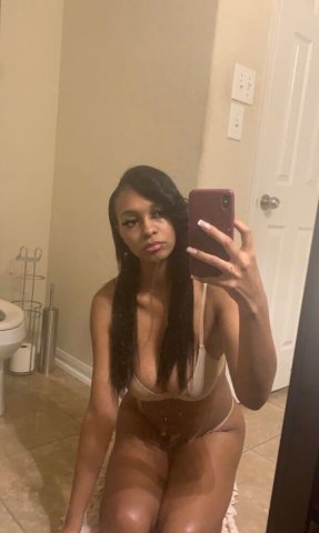 Memphis TN Tall Slim Female Escort — FaceTime verification - 1