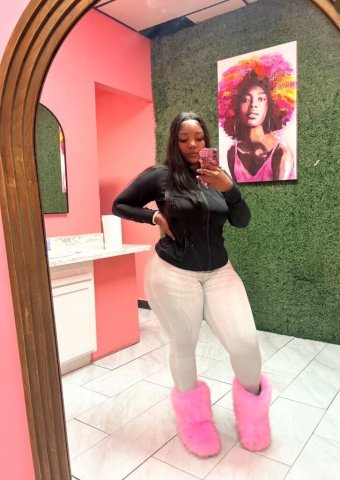 Boulder CO Female Escort — Travel + Adventure, Blowjob & Squirting - 1