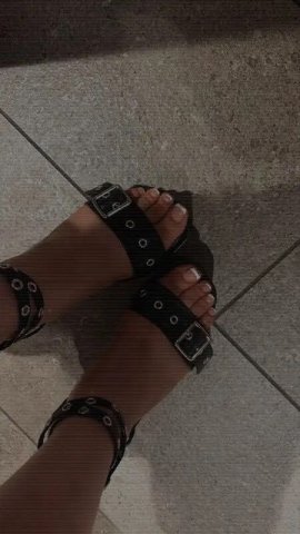Florence In-Call Female Escort — No Bare & No Anal - 1
