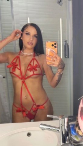Drama-free Los Angeles Female Escort for Conversation & Laughs - 1