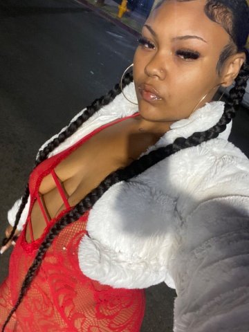 Tampa Female Escort — BJ Special (18, 5'10) 38DD curves - 1