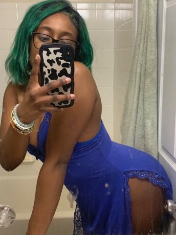 Baltimore, MD Female Escort — CarPlay head-only - 1