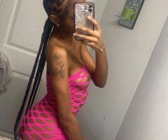 Greensboro Female Escort — CarPlay full-service in your backseat - Image 2