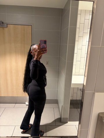 Shreveport Petite Female Escort — Upscale discreet sessions - 1