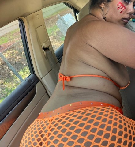 Long Beach CA 4'9 Samoan Dwarf Escort — Incall Specials & Deep Tissue - 1