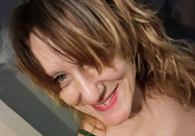 Tampa FL Female Escort — Tongue Teasing & Slow Head - 1