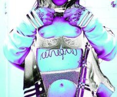 Manteca Incall Female Escort — tattooed 35F athletic escort - Image 3