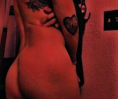 Manteca Incall Female Escort — tattooed 35F athletic escort - Image 4