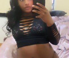 Bronx Outcall Female BBJ GFE FaceTime Show (2 Girl) — $50 for 24 - Image 2